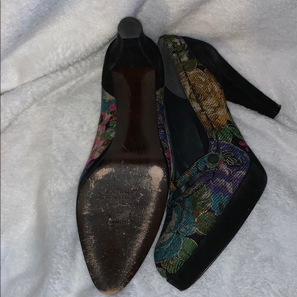 Stuart Weitzman Floral Tapestry Heels - GORGEOUS! - Picture 11 of 13